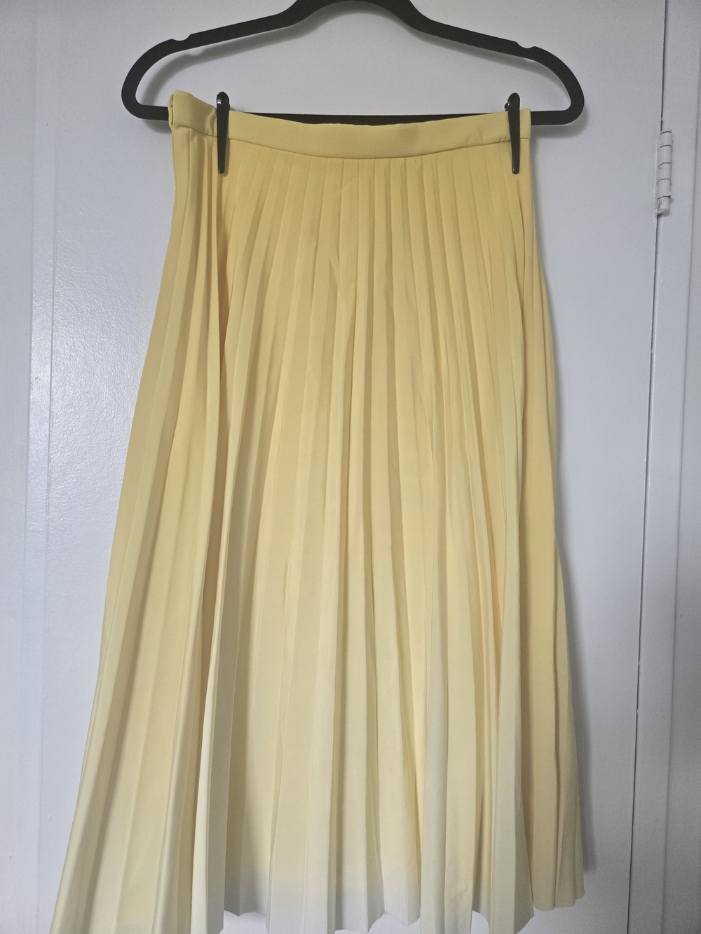 Zara Pleated Light Yellow Midi Skirt